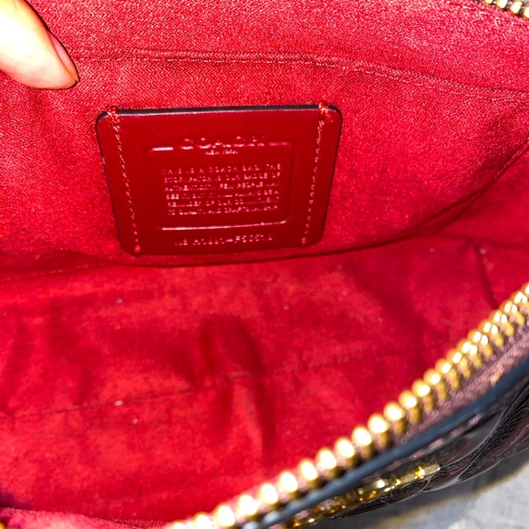 Coach Cross Body - Picture 4 of 8